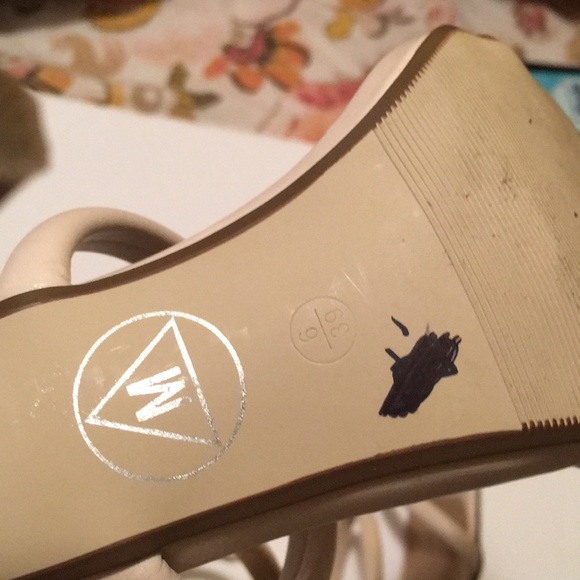 Missguided Barley there nude heels - Picture 3 of 5